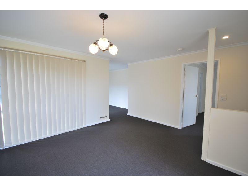 6 Natalie Court, Cranbourne West VIC 3977