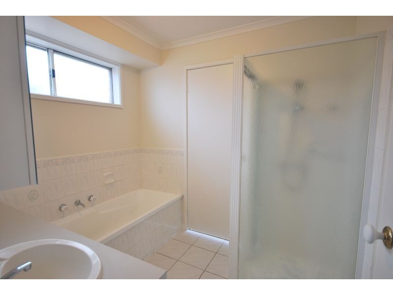 6 Natalie Court, Cranbourne West VIC 3977