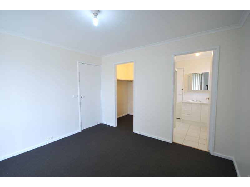 6 Natalie Court, Cranbourne West VIC 3977