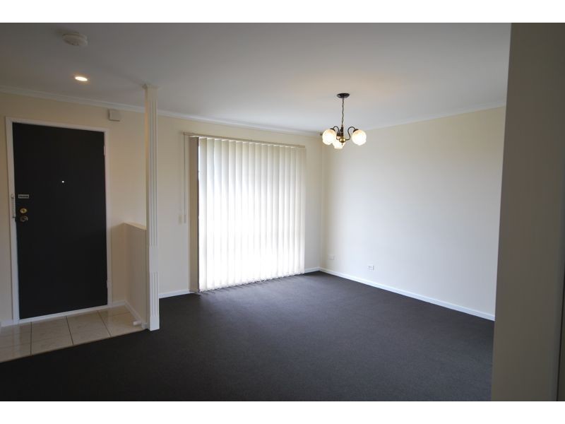 6 Natalie Court, Cranbourne West VIC 3977