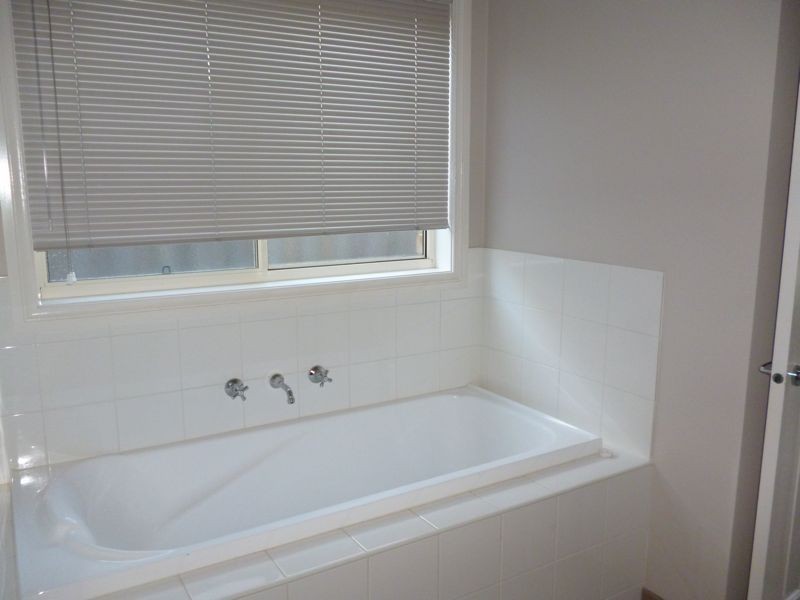 10/278 Narre Warren Road, Cranbourne East VIC 3977