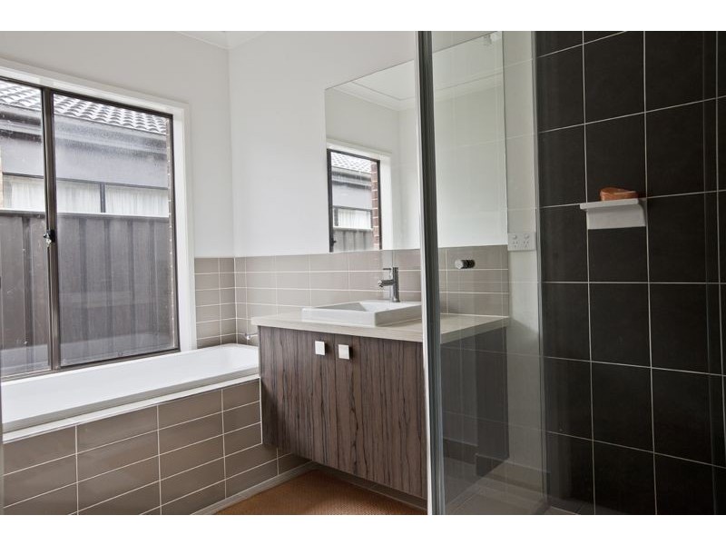 14 Charlock Drive, Cranbourne North VIC 3977