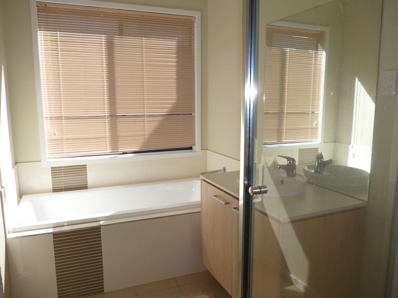 5 Hertford Court, Cranbourne North VIC 3977