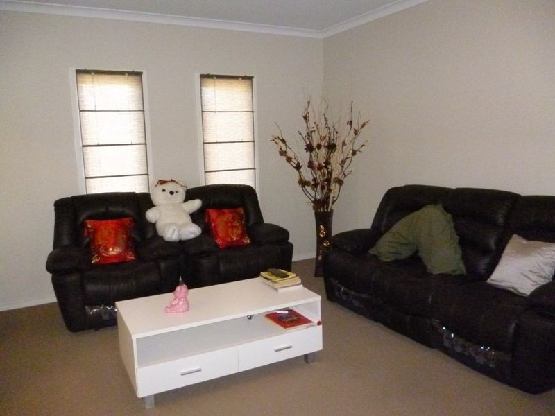 23 Flametree Circuit, Cranbourne VIC 3977