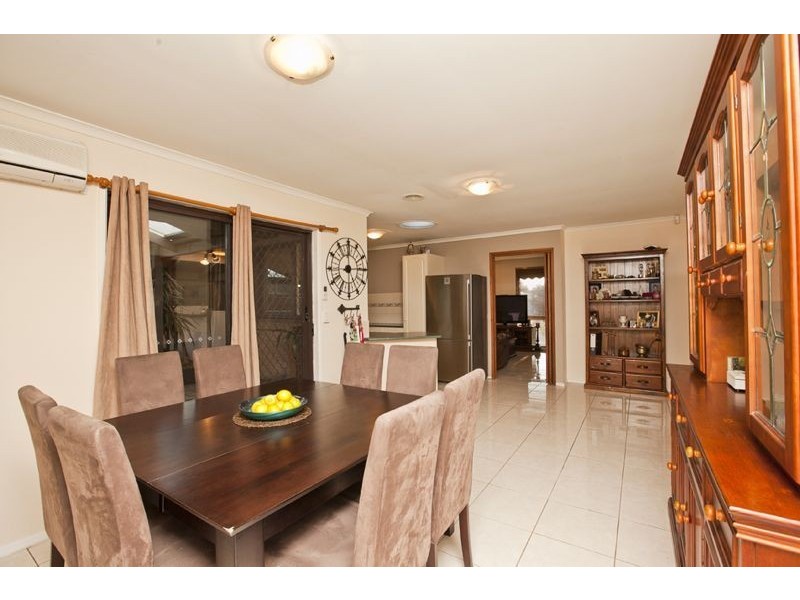 32 Josephine Avenue, Cranbourne North VIC 3977