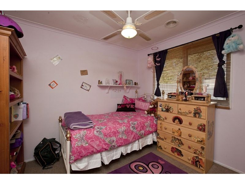 32 Josephine Avenue, Cranbourne North VIC 3977