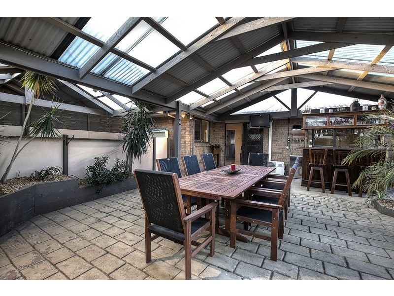 32 Josephine Avenue, Cranbourne North VIC 3977