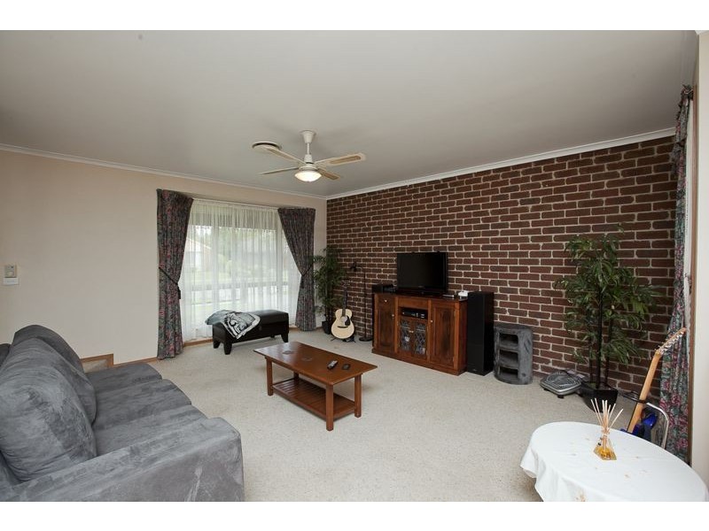 109 Lawless Drive, Cranbourne North VIC 3977