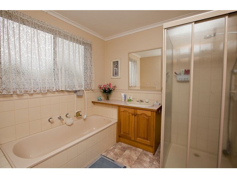 109 Lawless Drive, Cranbourne North VIC 3977