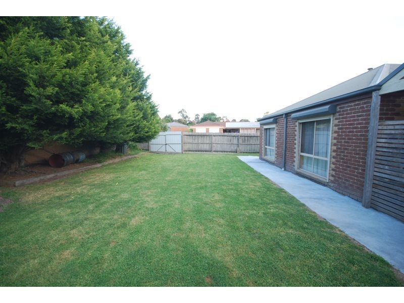 109 Lawless Drive, Cranbourne North VIC 3977