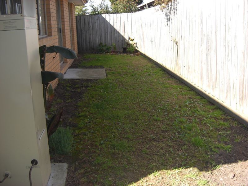 2/24 Latrobe Street, Cranbourne VIC 3977