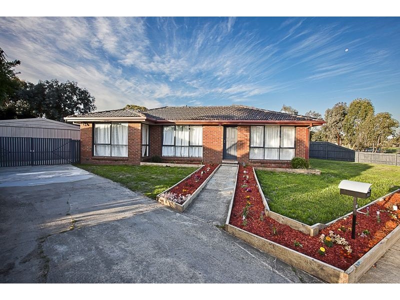 92 Gipps Crescent, Cranbourne North VIC 3977