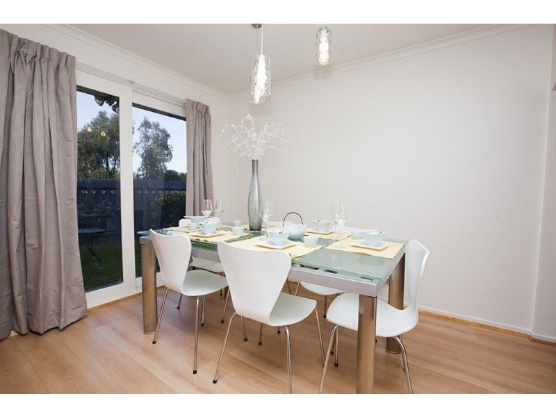 92 Gipps Crescent, Cranbourne North VIC 3977