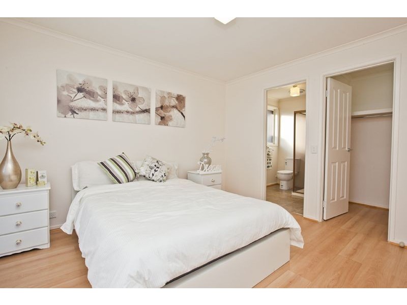 92 Gipps Crescent, Cranbourne North VIC 3977