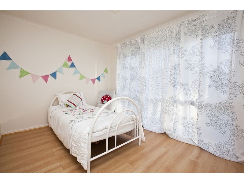 92 Gipps Crescent, Cranbourne North VIC 3977