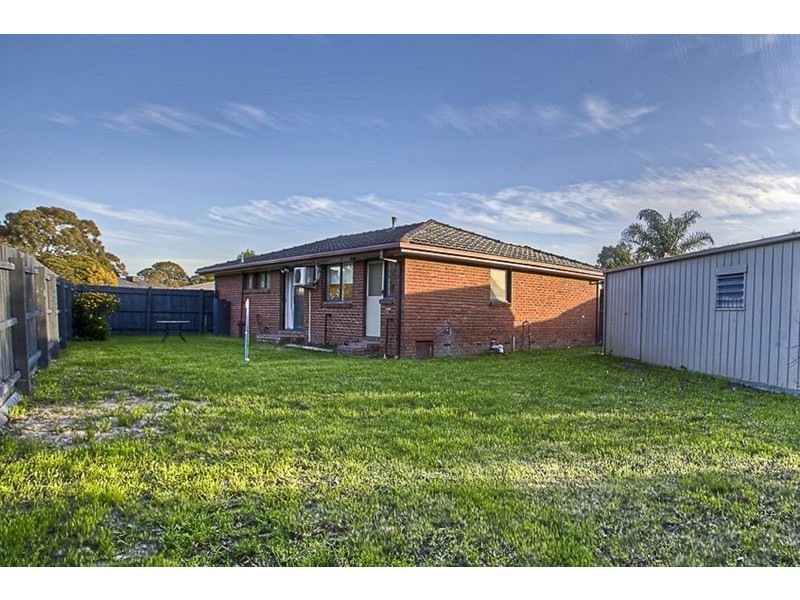 92 Gipps Crescent, Cranbourne North VIC 3977