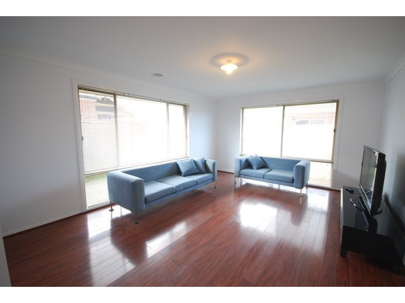 16 Dan Morgan Drive, Cranbourne VIC 3977