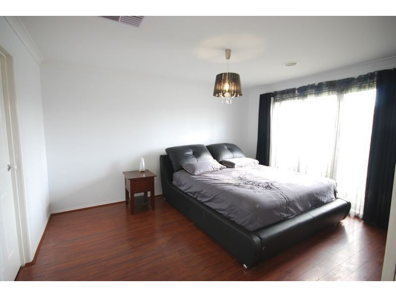 16 Dan Morgan Drive, Cranbourne VIC 3977