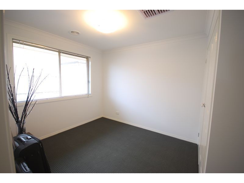 16 Dan Morgan Drive, Cranbourne VIC 3977