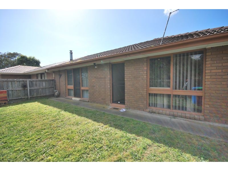 2/2 Fairfield Street, Cranbourne VIC 3977