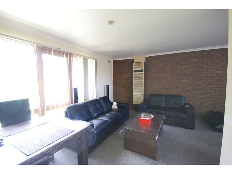 2/2 Fairfield Street, Cranbourne VIC 3977