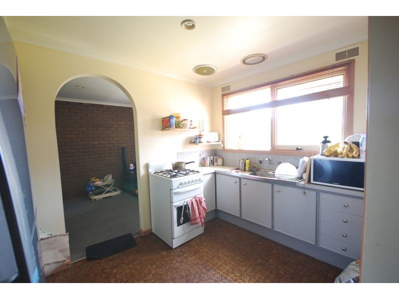 2/2 Fairfield Street, Cranbourne VIC 3977