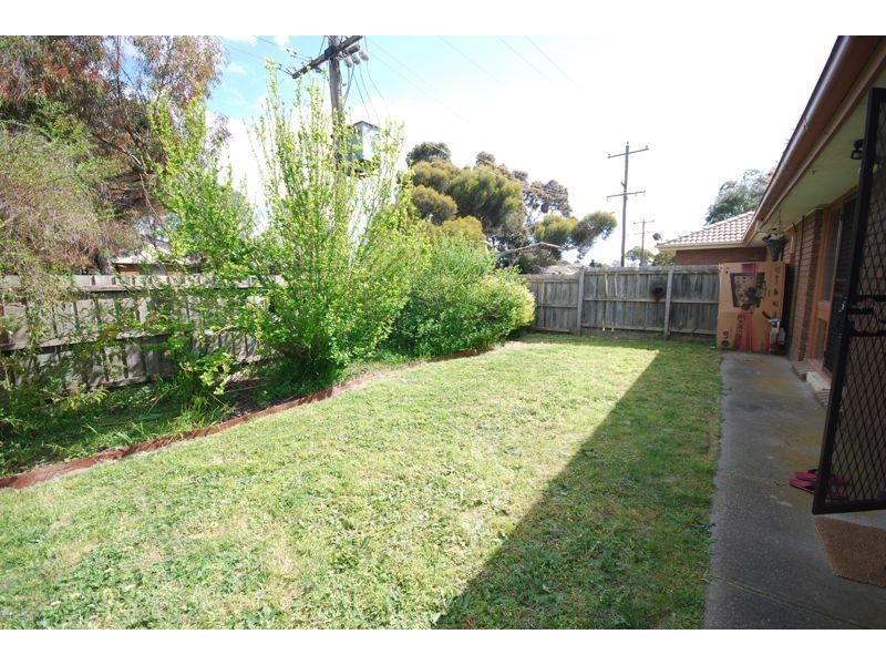 2/2 Fairfield Street, Cranbourne VIC 3977