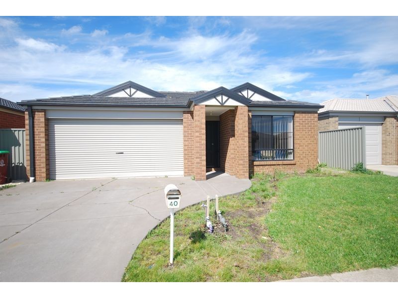 40 Tyndall Street, Cranbourne East VIC 3977