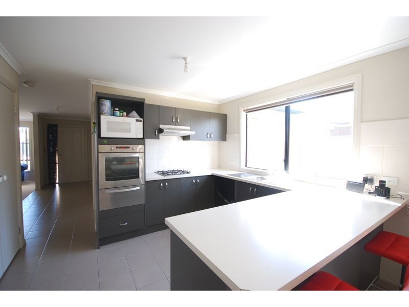 40 Tyndall Street, Cranbourne East VIC 3977