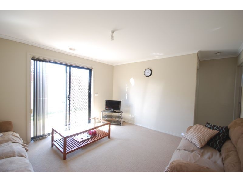 40 Tyndall Street, Cranbourne East VIC 3977