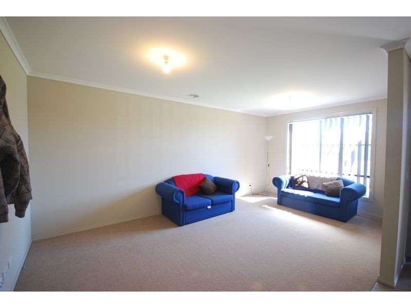 40 Tyndall Street, Cranbourne East VIC 3977