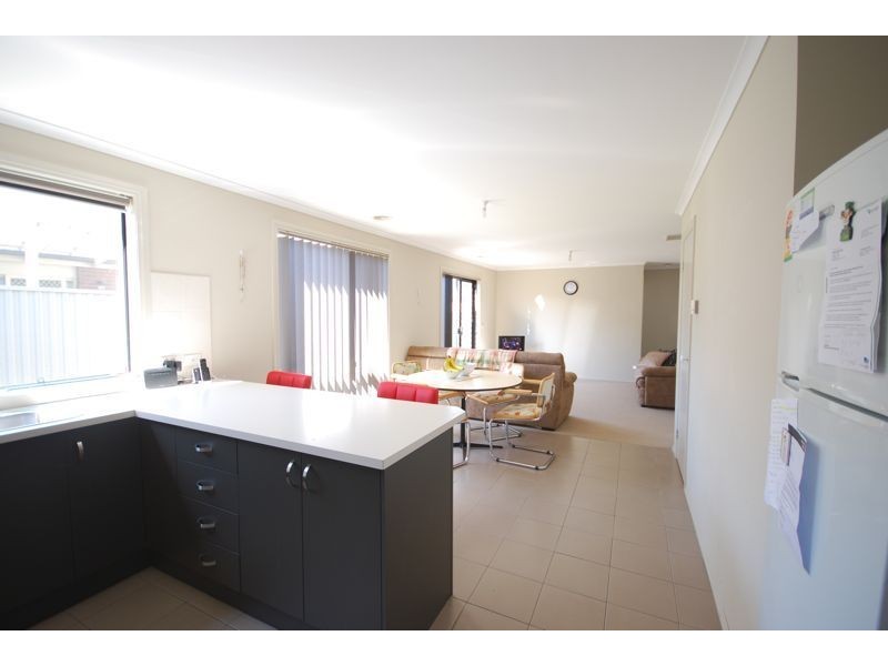 40 Tyndall Street, Cranbourne East VIC 3977