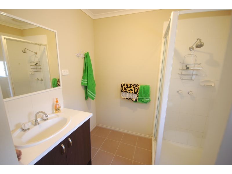 40 Tyndall Street, Cranbourne East VIC 3977