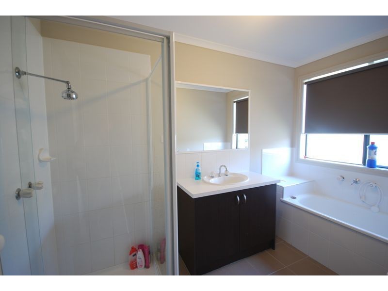 40 Tyndall Street, Cranbourne East VIC 3977