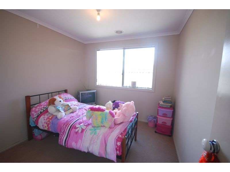 40 Tyndall Street, Cranbourne East VIC 3977