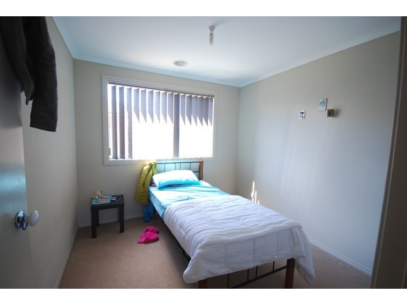 40 Tyndall Street, Cranbourne East VIC 3977