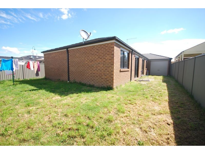 40 Tyndall Street, Cranbourne East VIC 3977