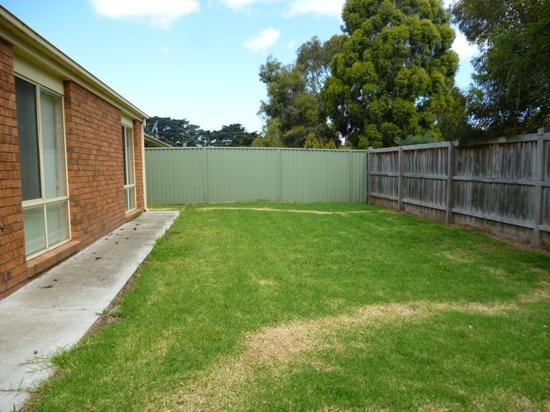 89 Scotsdale Drive, Cranbourne East VIC 3977