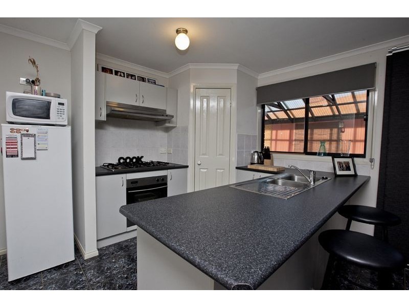 28 Bellbrae Crescent, Cranbourne West VIC 3977