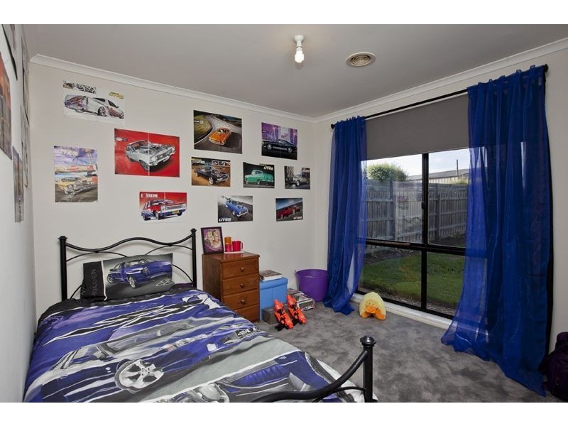 28 Bellbrae Crescent, Cranbourne West VIC 3977