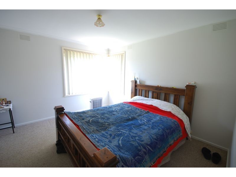 27 Lorna Street, Cranbourne VIC 3977