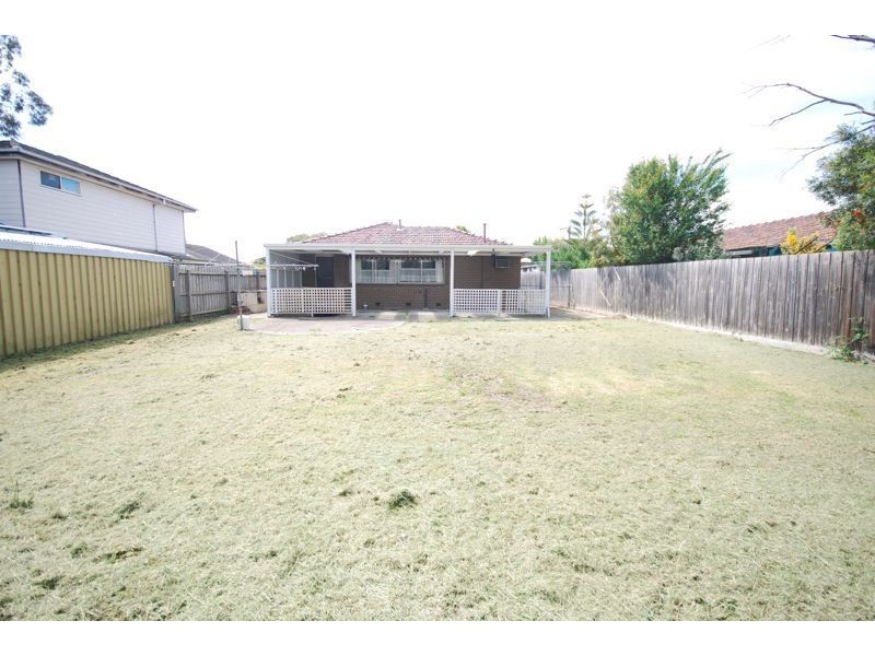27 Lorna Street, Cranbourne VIC 3977