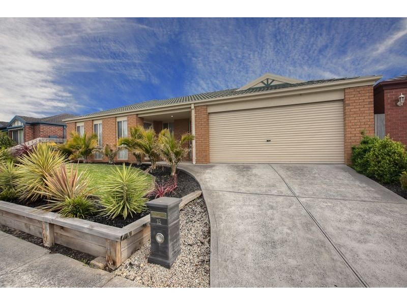 15 Breamlea Way, Cranbourne West VIC 3977