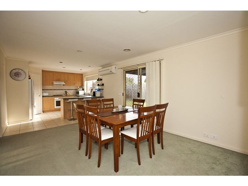 15 Breamlea Way, Cranbourne West VIC 3977