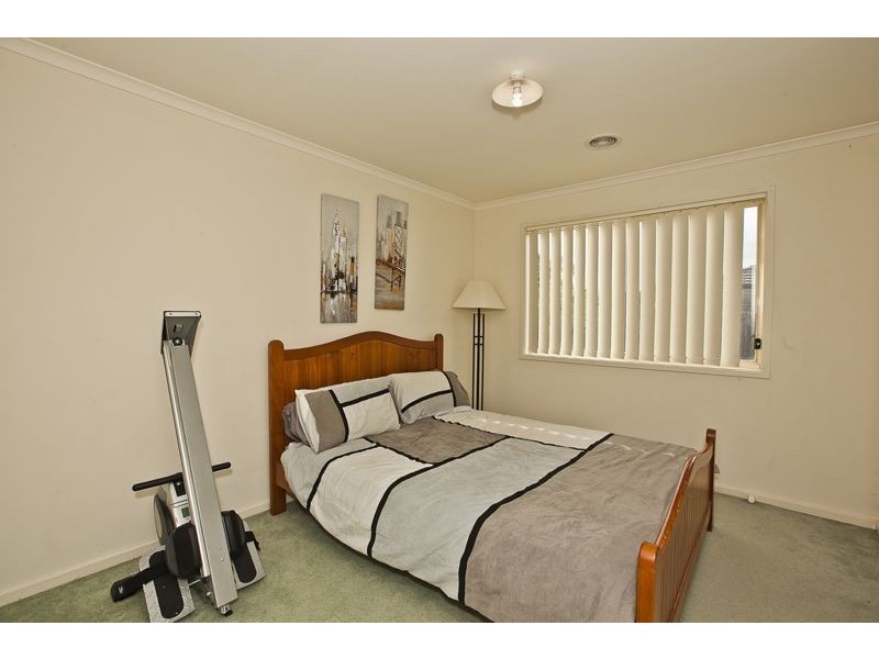 15 Breamlea Way, Cranbourne West VIC 3977