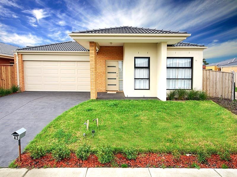 43 Gregson Grove, Lyndhurst VIC 3975