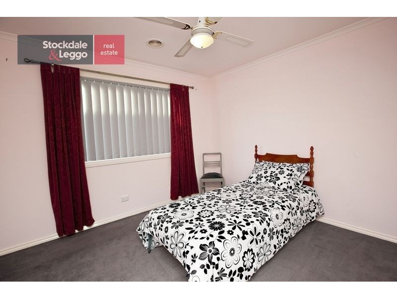 17 Lancashire Drive, Cranbourne North VIC 3977