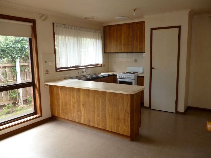 1/8 Fairbairn Road, Cranbourne VIC 3977