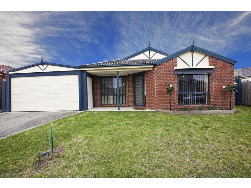 19 Geebung Road, Cranbourne West VIC 3977