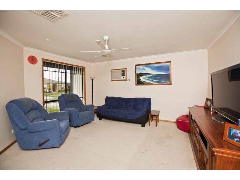 19 Geebung Road, Cranbourne West VIC 3977